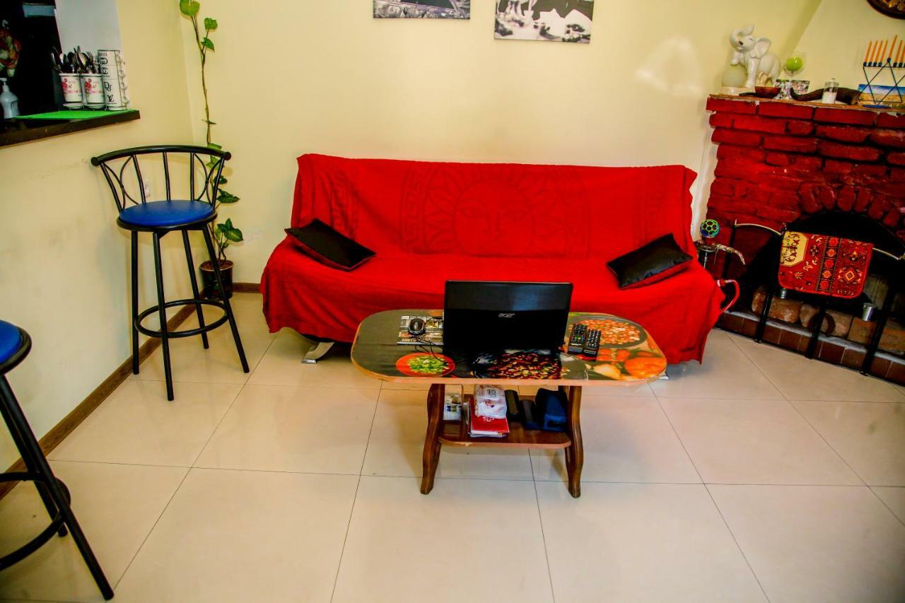 Guesthouse Different Tbilisi Bagian luar foto