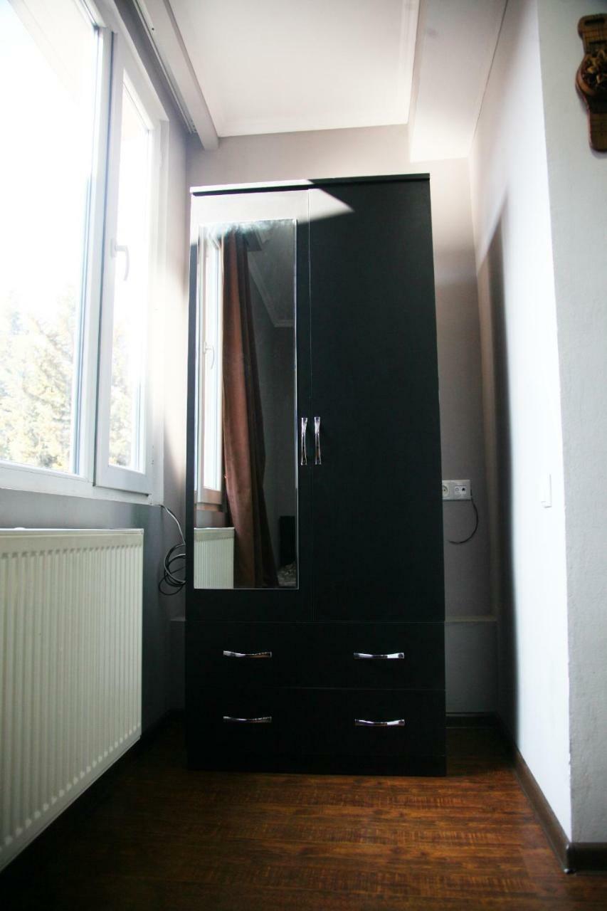 Guesthouse Different Tbilisi Bagian luar foto