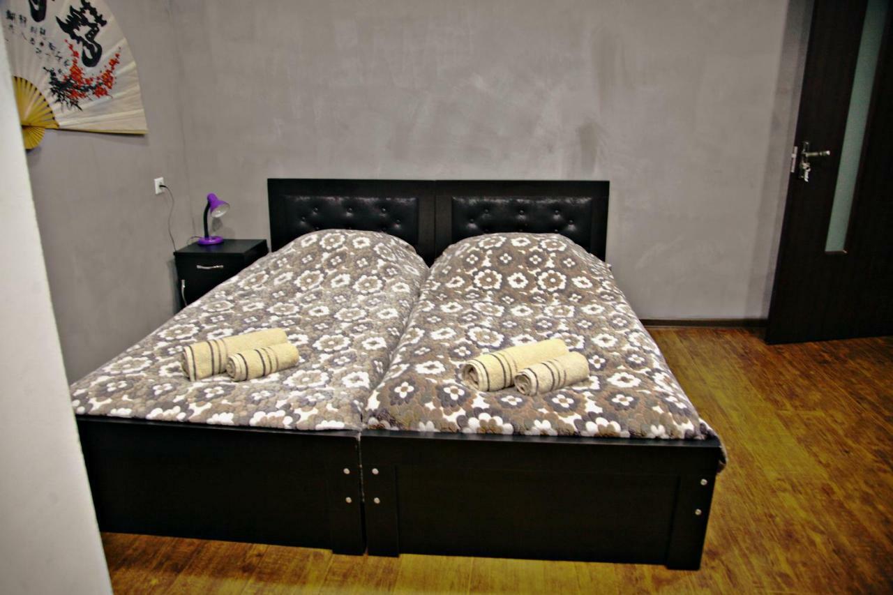Guesthouse Different Tbilisi Bagian luar foto